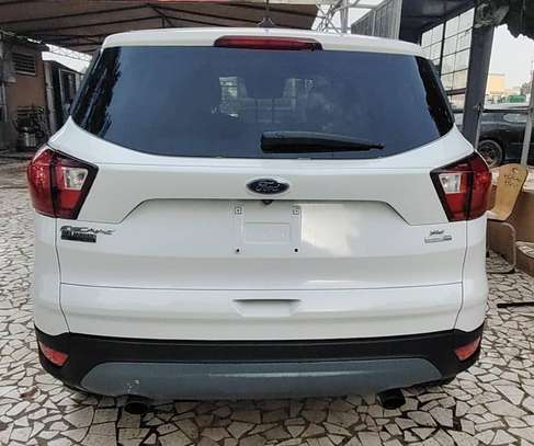 Ford Escape image 5