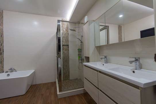 Appartement F5 meublé haut de gamme meublé à louer à Yoff image 14