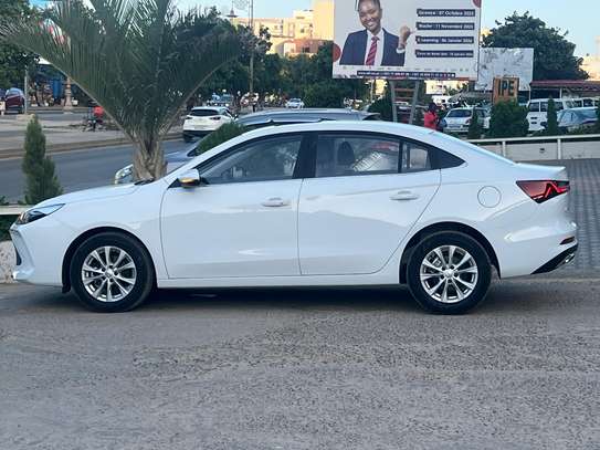 ROEWE i5 Véhicule chinois intélligent image 4