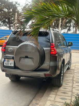Toyota Prado VX image 11