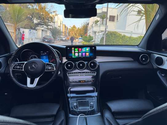 Mercedes GLC 300 image 2