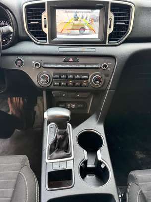 KIA SPORTAGE image 9