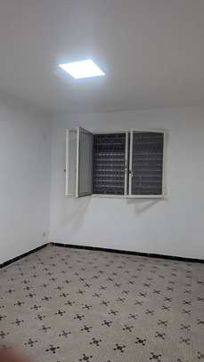Villa basse de 1000 m² à louer à Dieupeul 1 image 14