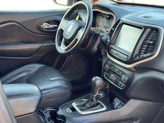 Jeep Cherokee limited image 6