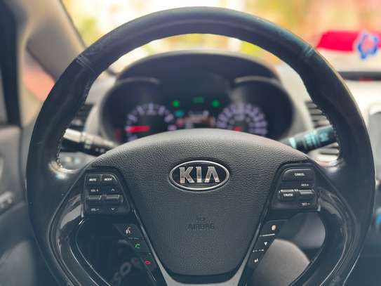 2017 KIA FORTE EX image 12