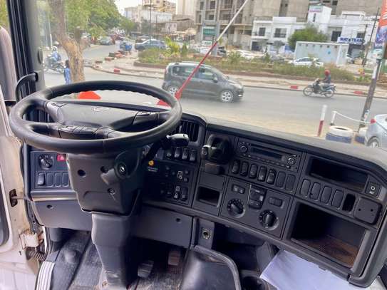 SCANIA Camion 10 roues   2011 image 8