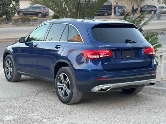 Mercedes GLc 300 image 2