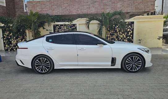 KIA STINGER PLATINUM AWD image 6