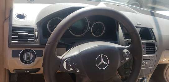 Mercedes C300 image 10