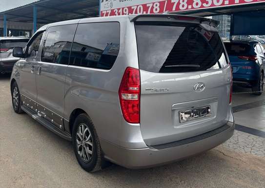 Hyundai Starex van 12 places Full options image 12