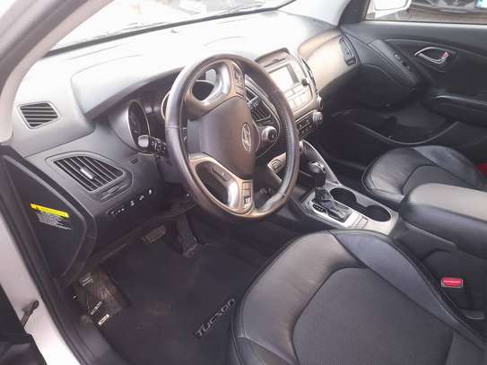 Hyundai Tucson 4x4 image 7