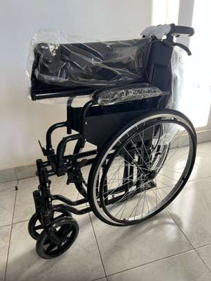 Chaise roulante neuve fauteuil roulant image 2