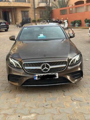 Mercedes E300 image 4