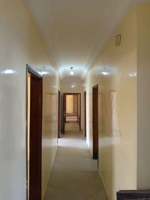 Appartement F4 à louer à la cité Djily Mbaye image 7