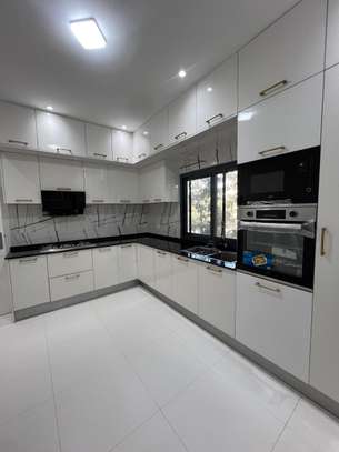 Appartement F4 à louer au Point E image 5