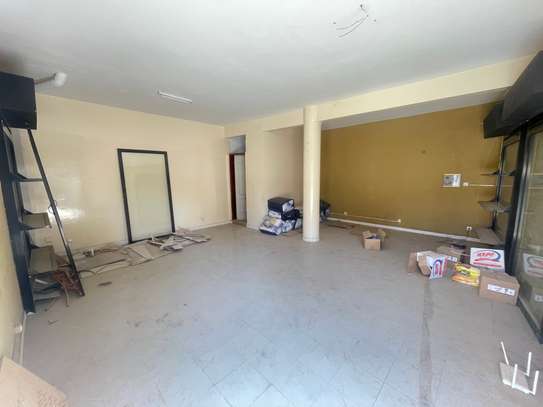 Appartement et magasin commercial à louer image 15