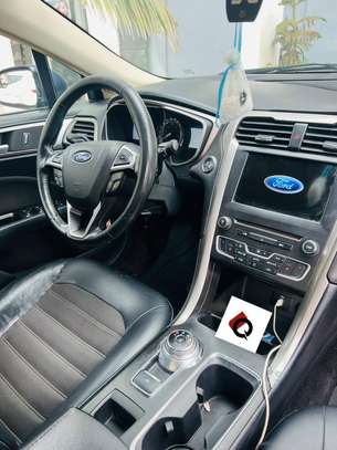 Ford fusion image 2