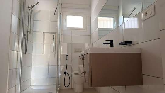 Appartement centre-ville spacieux avec balcon et vue image 14