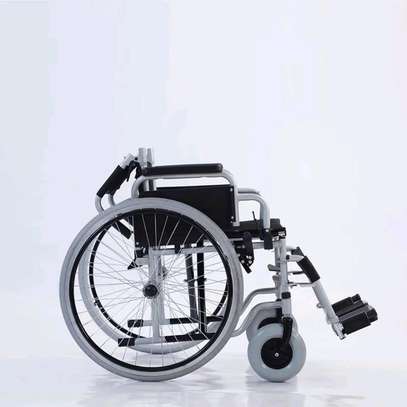 Fauteuil roulant manuel Haut de gamme image 3