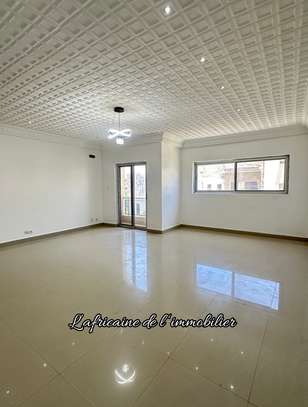 Appartement F4 à louer – Ouest Foire image 3