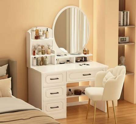 Coiffeuse blanche miroir pivotant avec tiroirs image 2