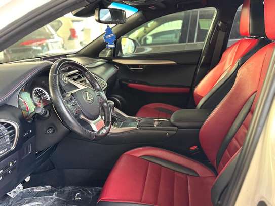 LEXUS NX300 SPORT image 9