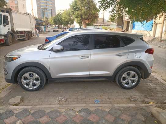 Hyundai Turson image 3