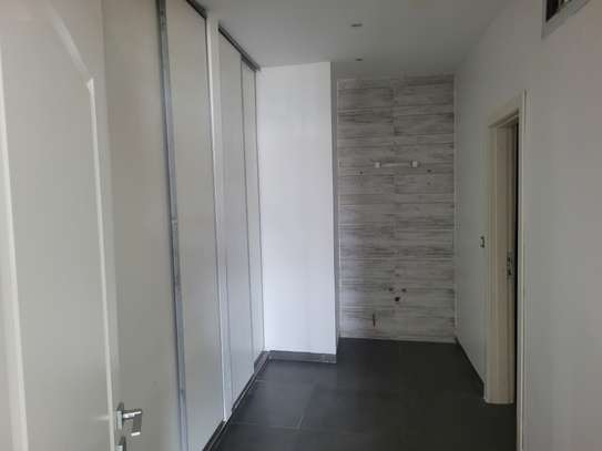 Trois chambres à louer par mois image 7