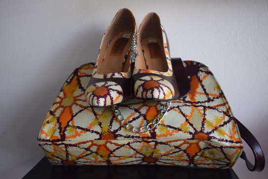 Purse and high heels image 4