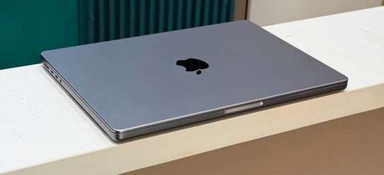 MacBook Pro 14” 2021 – M1 Max | 32 Go RAM | 1 To SSD image 2