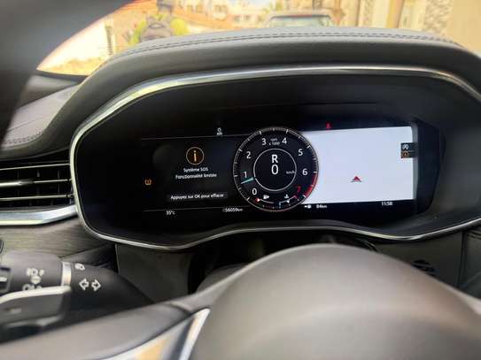 Jaguar F-Pace 2021 Gris Métallisé SUV Puissant image 11