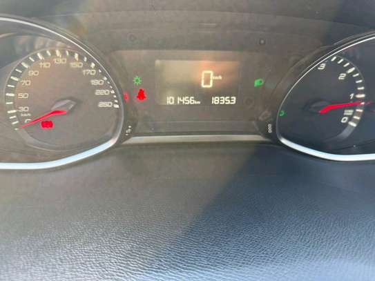Peugeot 208 2017 image 5