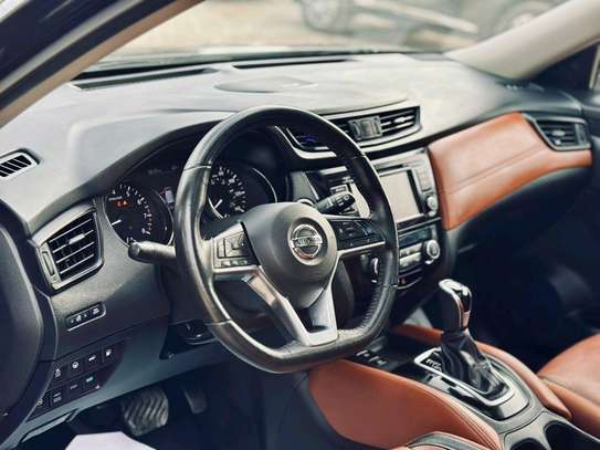 2018 Nissan Rogue SL AWD image 10