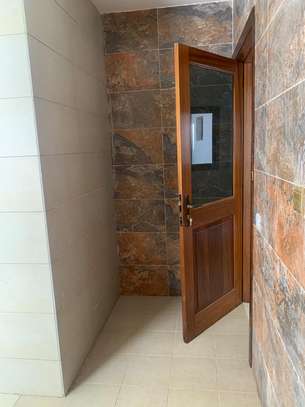 Appartement F4 a Yoff Onomo image 4