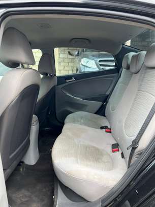 Hyundai Accent image 5