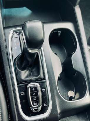 Hyundai santa fe 2019 image 4