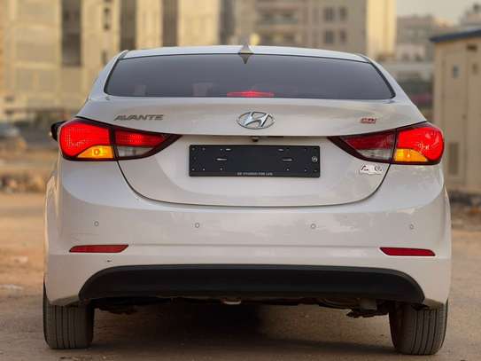 Hyundai avante image 12
