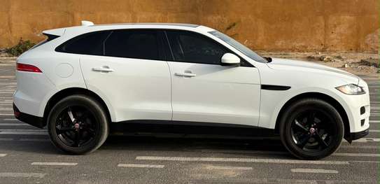 Jaguar F-Pace 2019 SUV image 10