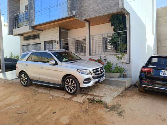 Mercedes GLE 250d image 4
