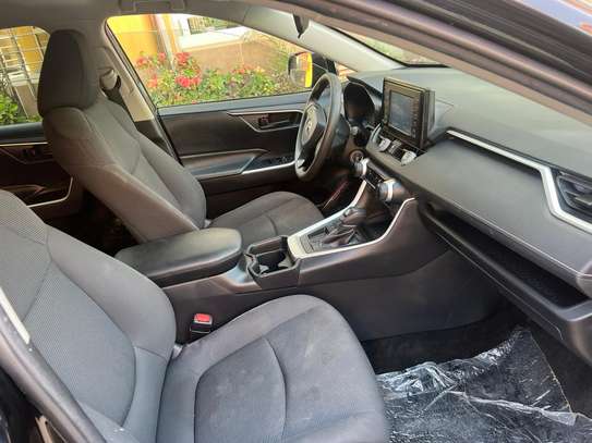 TOYOTA RAV4 2019 image 8