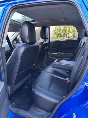 Mitsubishi outlander image 7