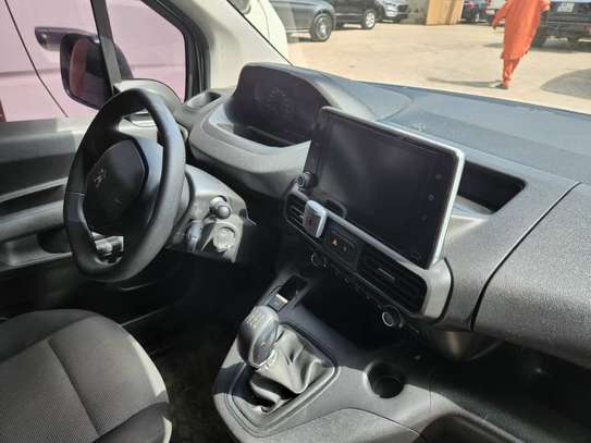 Peugeot partner  2019 image 2