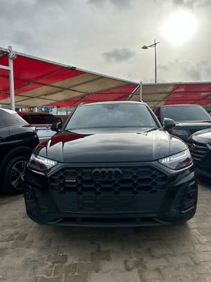 AUDI Q5 Sline 2023 image 1