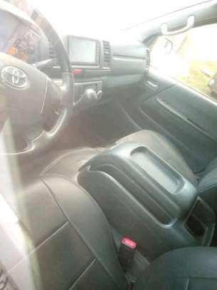 Toyota hiace 2016 image 10