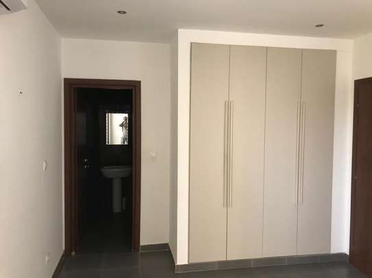 Appartement F4 aux Almadies image 9
