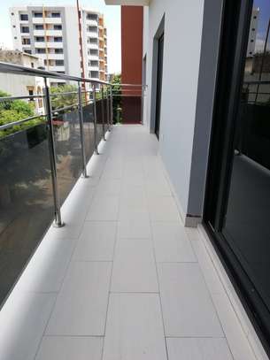 Appartement F4 à louer au point e image 1