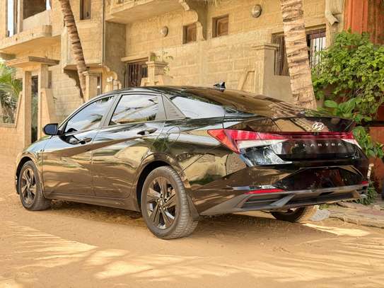 A vendre Hyundai Elantra image 10