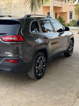 Jeep cherokee image 5