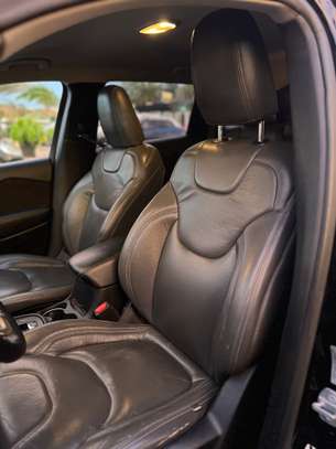 Jeep Cherokee image 15
