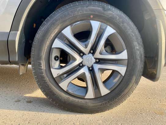 TOYOTA Rav4 2017 image 10
